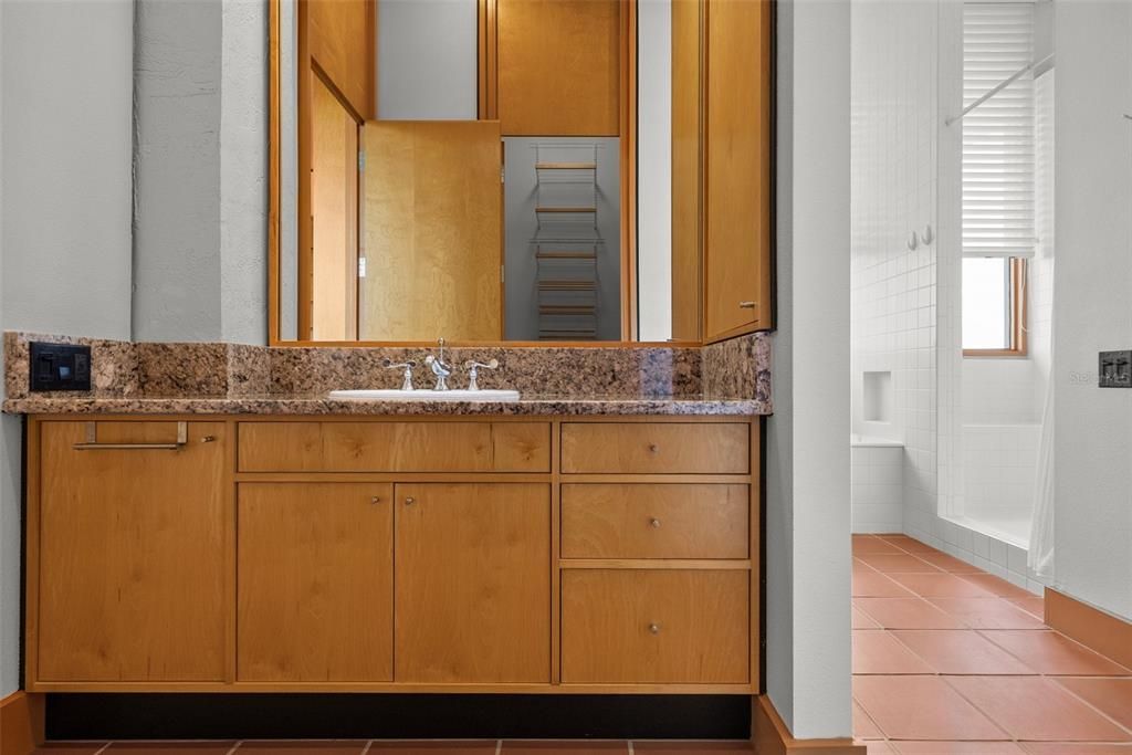 En Venta: $2,250,000 (4 camas, 4 baños, 5178 Pies cuadrados)