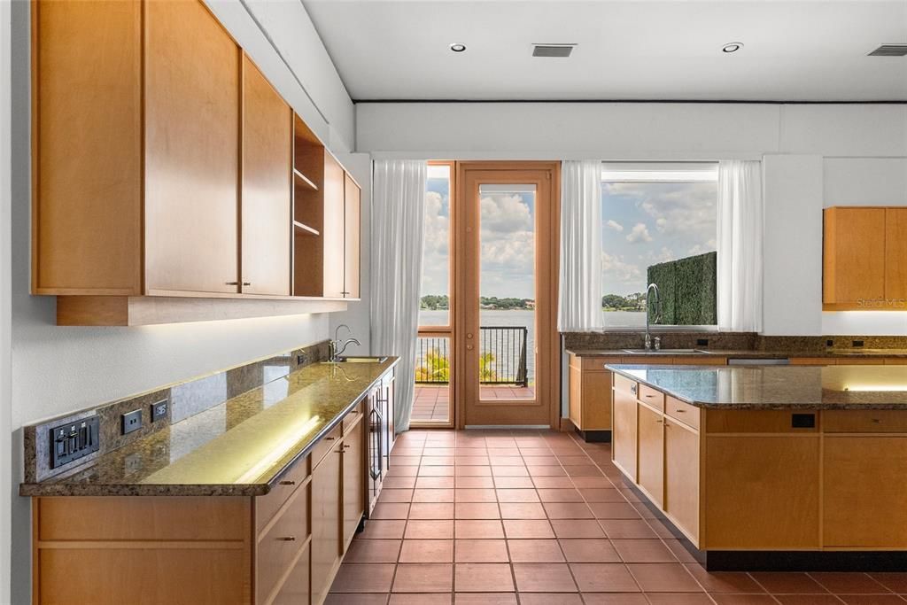 En Venta: $2,250,000 (4 camas, 4 baños, 5178 Pies cuadrados)