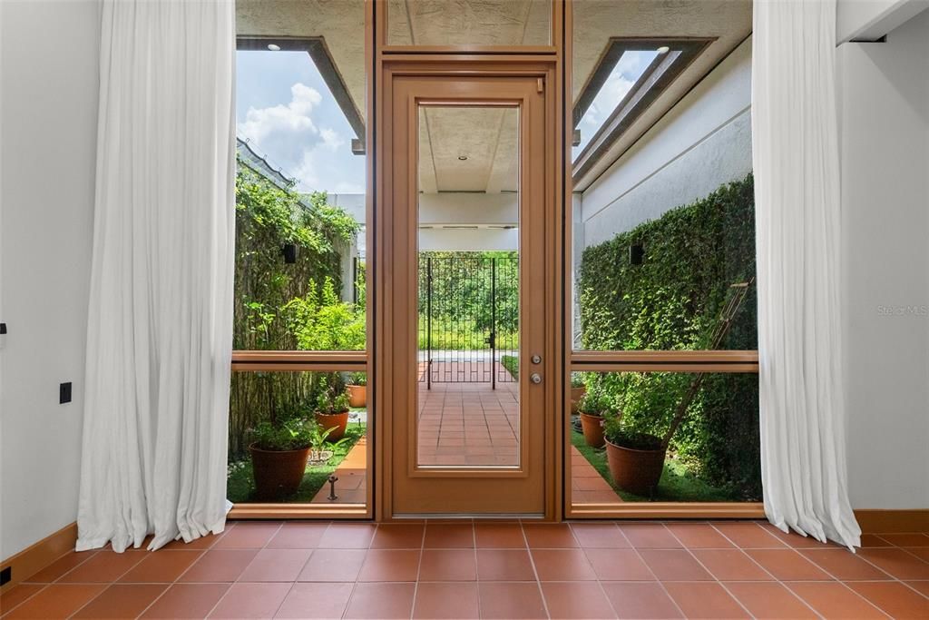 En Venta: $2,250,000 (4 camas, 4 baños, 5178 Pies cuadrados)