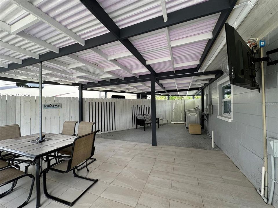 For Sale: $449,900 (3 beds, 2 baths, 1682 Square Feet)