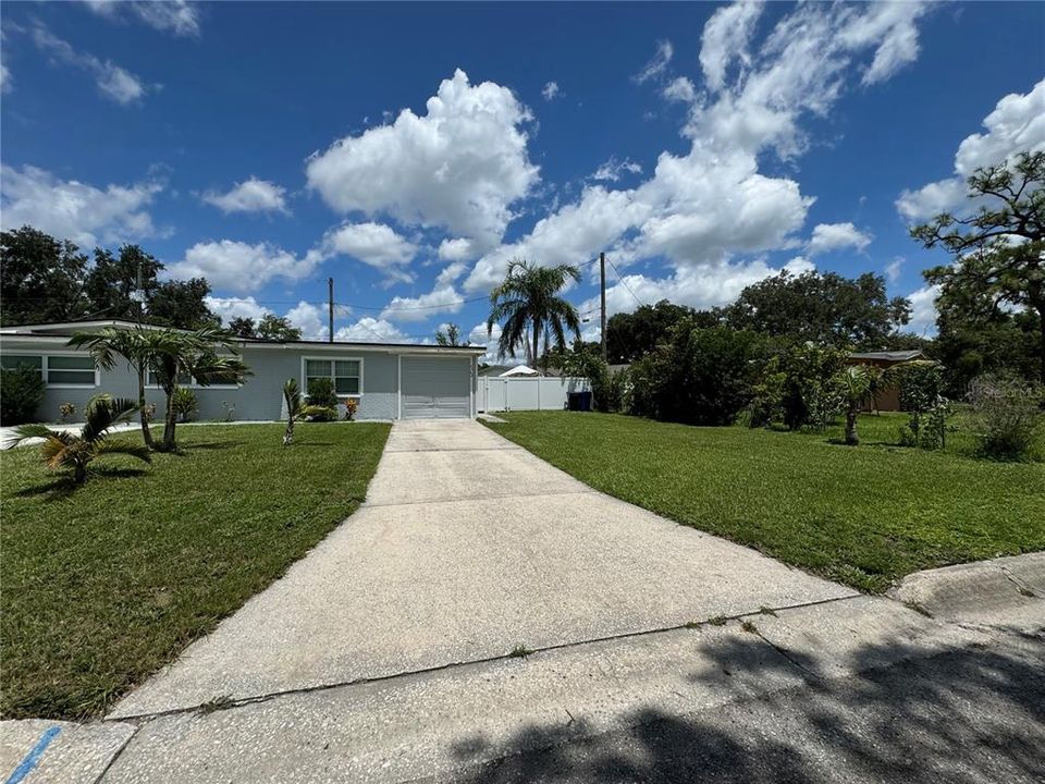 For Sale: $449,900 (3 beds, 2 baths, 1682 Square Feet)