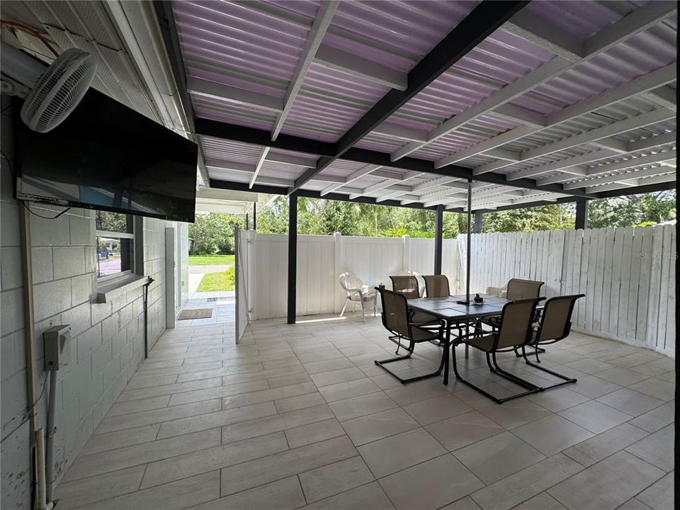 For Sale: $449,900 (3 beds, 2 baths, 1682 Square Feet)