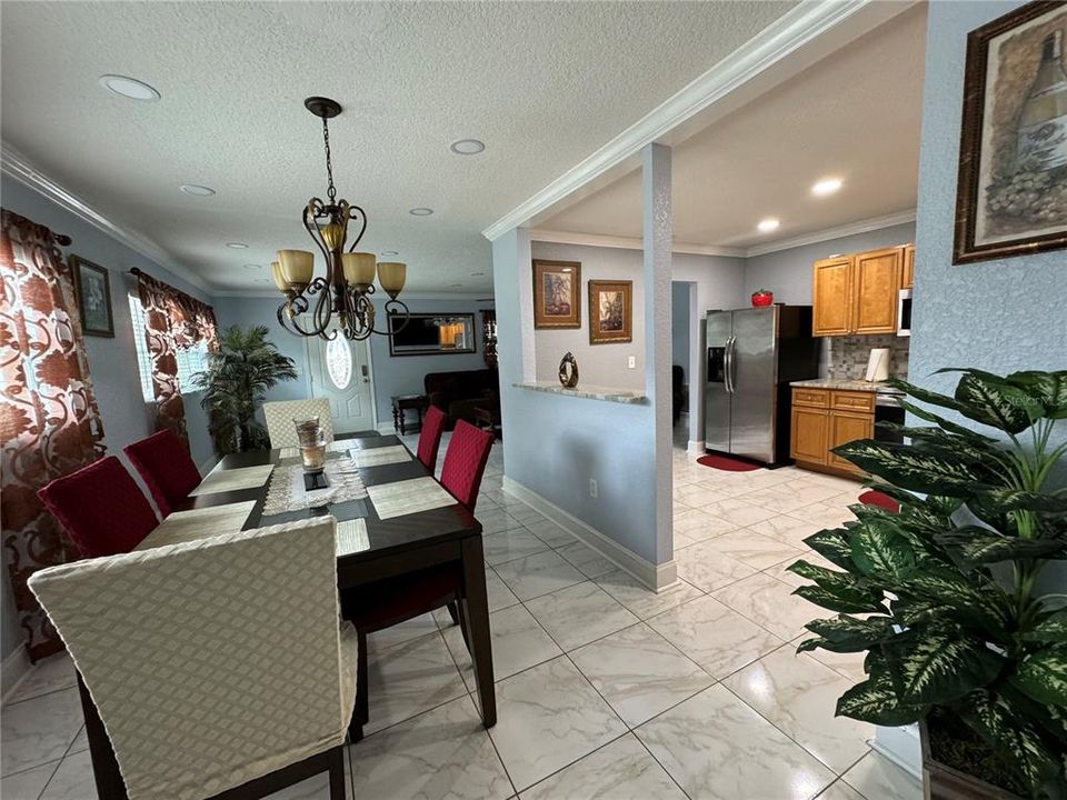 For Sale: $449,900 (3 beds, 2 baths, 1682 Square Feet)