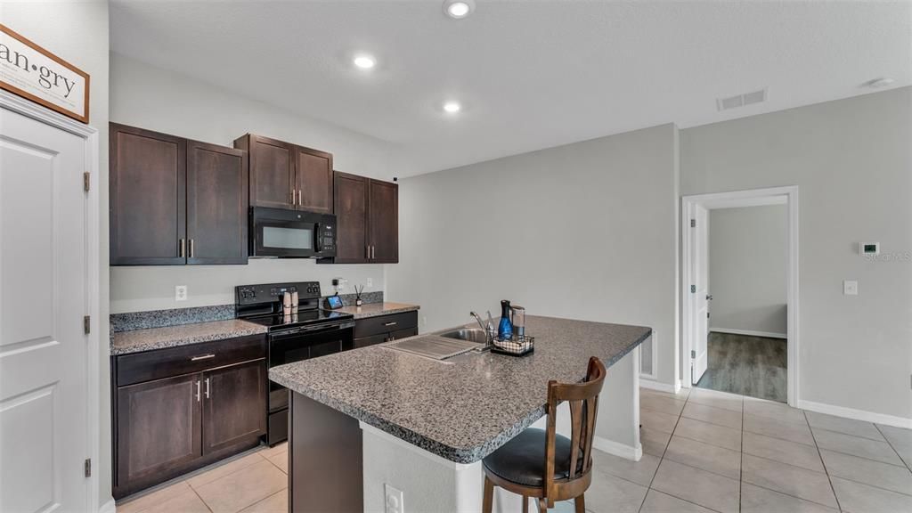 Active With Contract: $321,000 (3 beds, 2 baths, 1580 Square Feet)