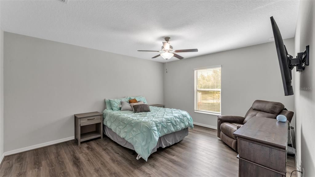 Active With Contract: $321,000 (3 beds, 2 baths, 1580 Square Feet)