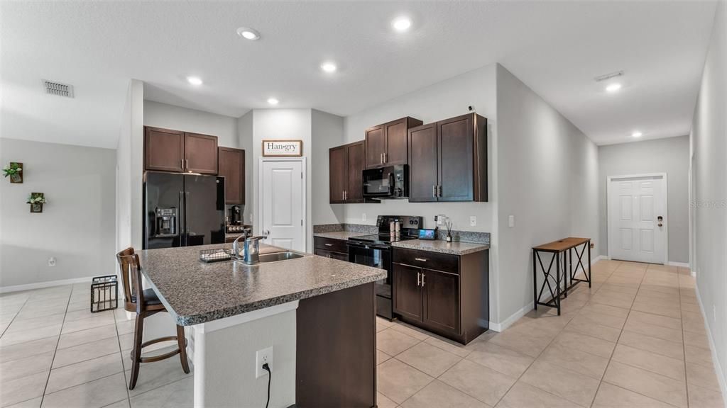 Active With Contract: $321,000 (3 beds, 2 baths, 1580 Square Feet)