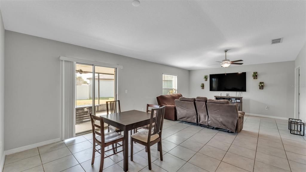 Active With Contract: $321,000 (3 beds, 2 baths, 1580 Square Feet)