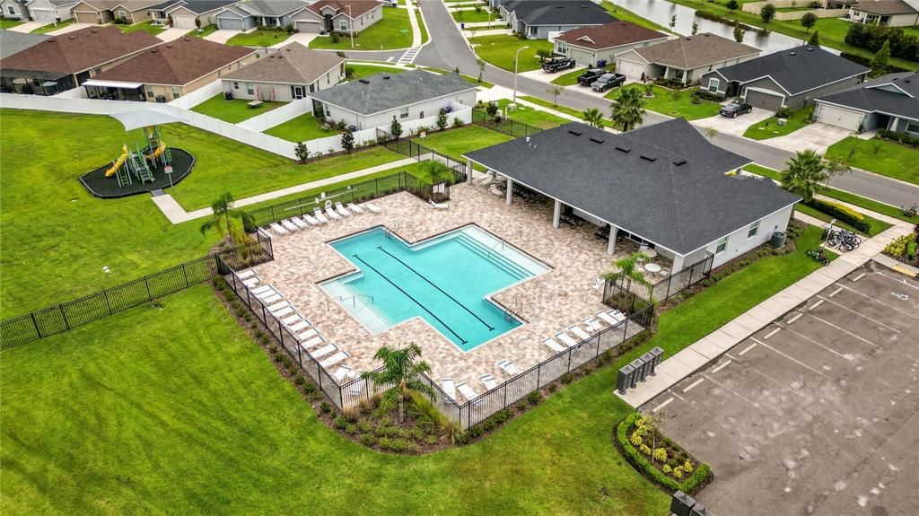 Active With Contract: $321,000 (3 beds, 2 baths, 1580 Square Feet)