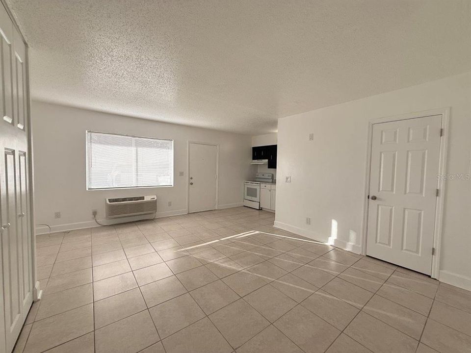 En Renta: $1,000 (0 camas, 1 baños, 450 Pies cuadrados)