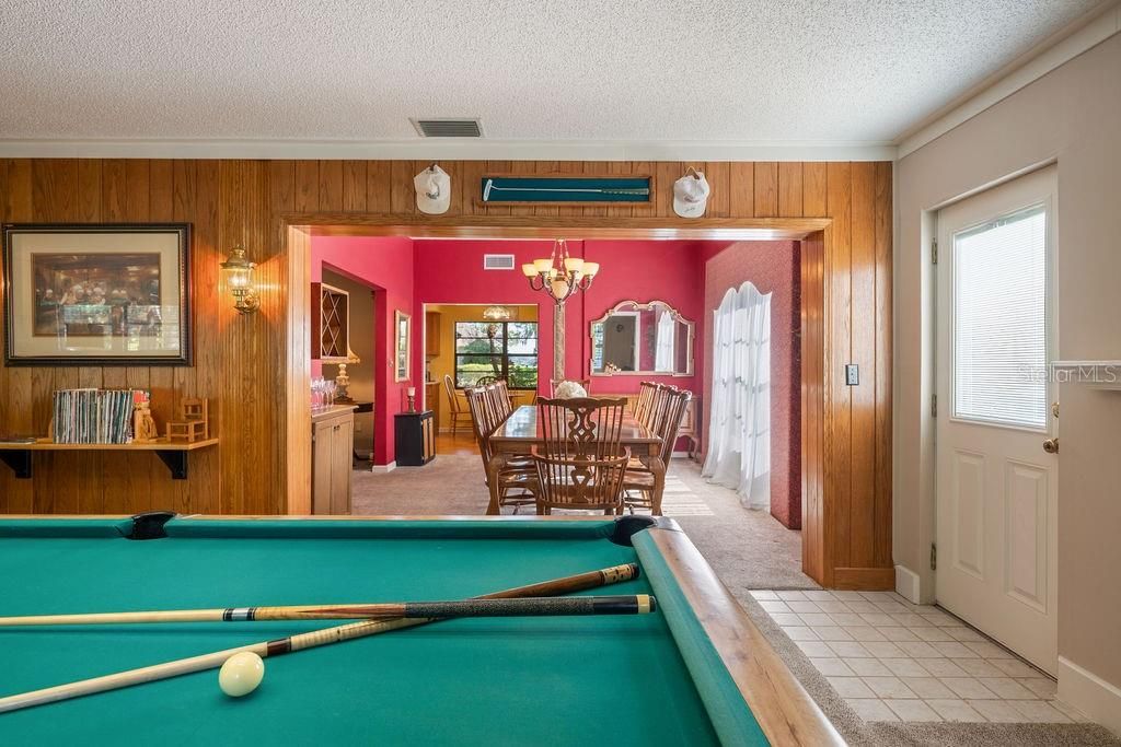 Под контрактом: $1,195,000 (3 спален, 2 ванн, 2152 Квадратных фут)