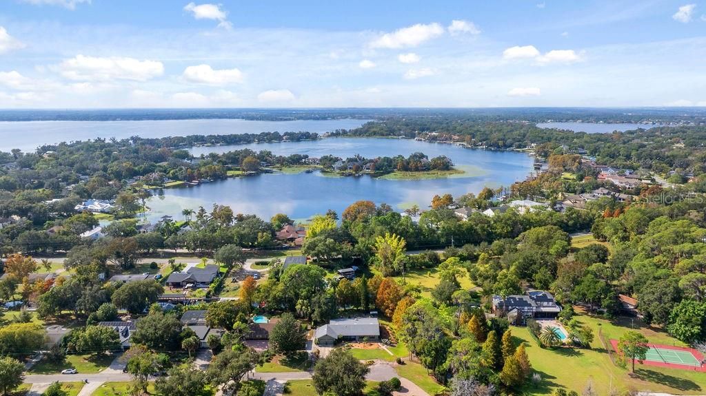 Под контрактом: $1,195,000 (3 спален, 2 ванн, 2152 Квадратных фут)