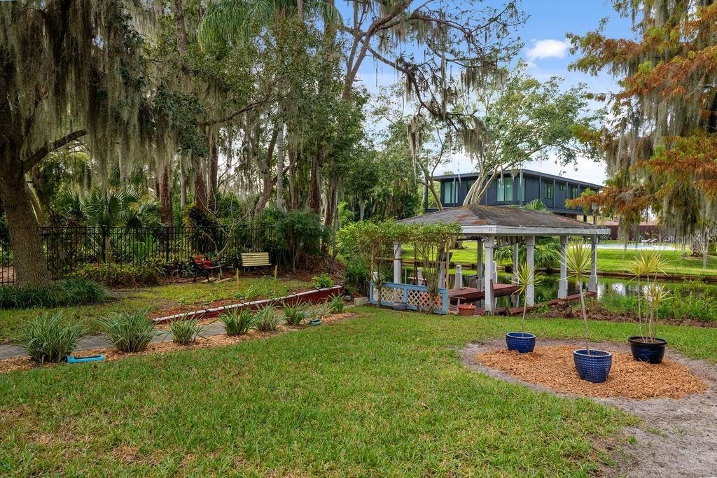 Под контрактом: $1,195,000 (3 спален, 2 ванн, 2152 Квадратных фут)