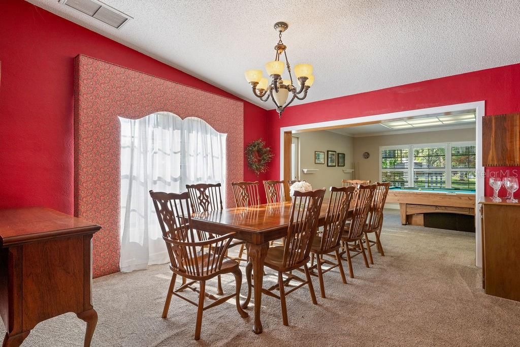 Под контрактом: $1,195,000 (3 спален, 2 ванн, 2152 Квадратных фут)