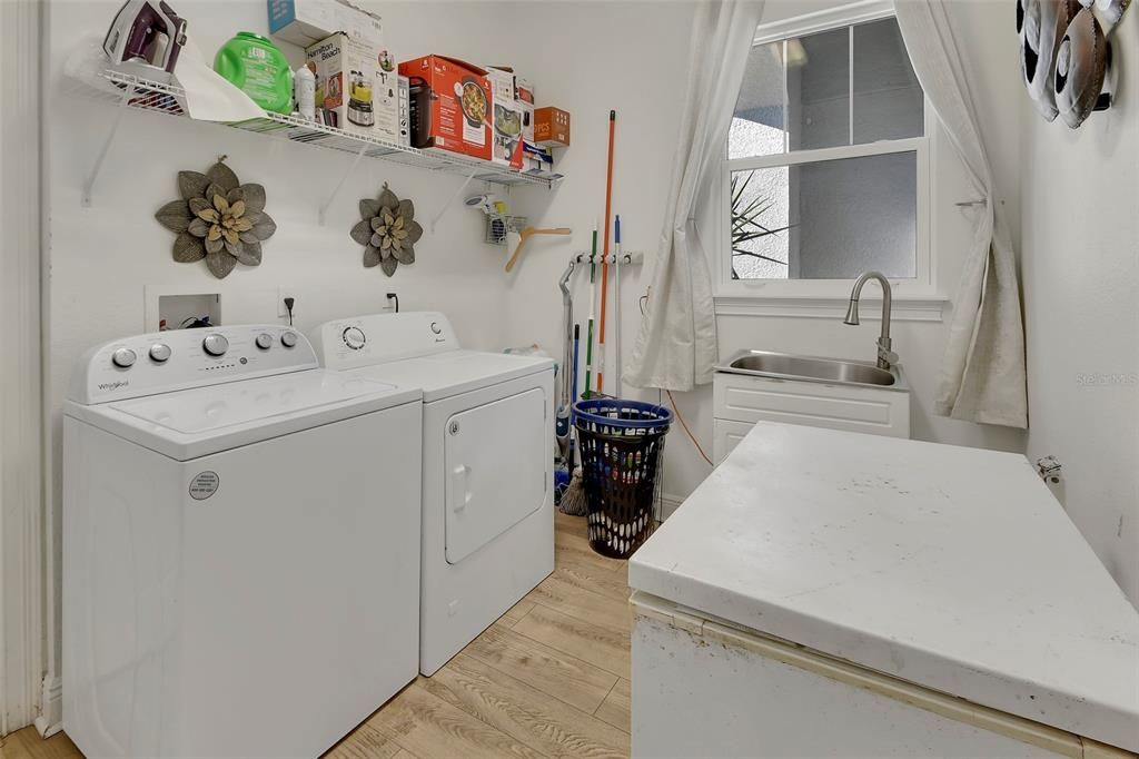 На продажу: $570,000 (3 спален, 3 ванн, 2544 Квадратных фут)