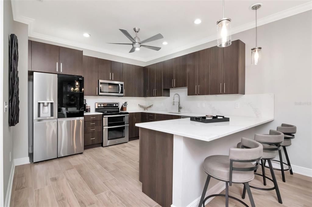 На продажу: $549,999 (3 спален, 2 ванн, 2085 Квадратных фут)