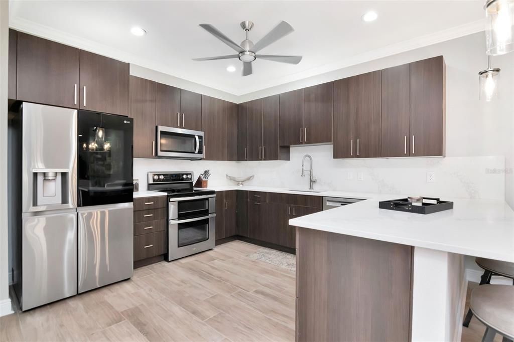 На продажу: $549,999 (3 спален, 2 ванн, 2085 Квадратных фут)