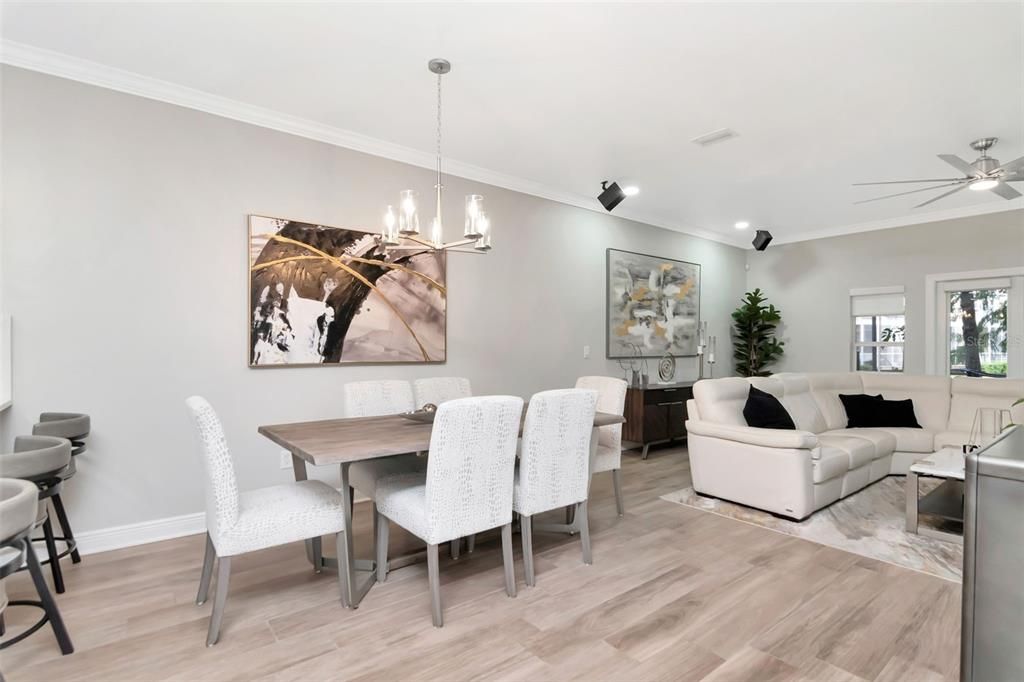 На продажу: $549,999 (3 спален, 2 ванн, 2085 Квадратных фут)