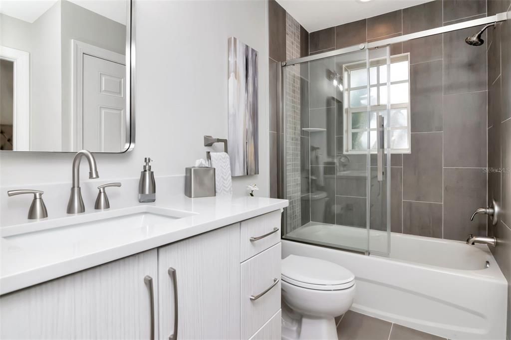 На продажу: $549,999 (3 спален, 2 ванн, 2085 Квадратных фут)