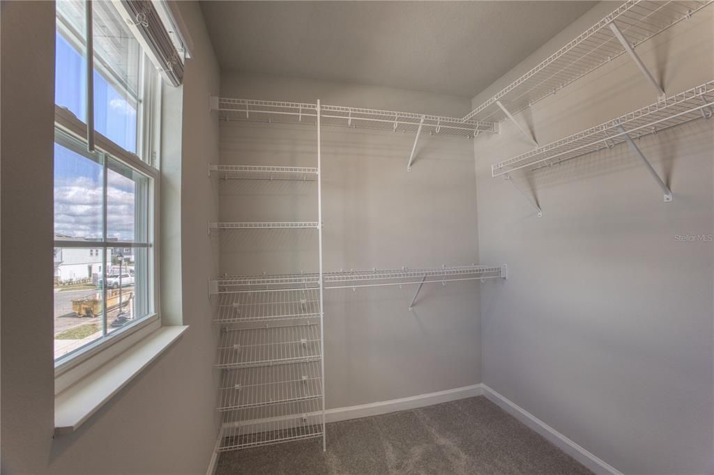 Active With Contract: $2,400 (3 beds, 2 baths, 1379 Square Feet)