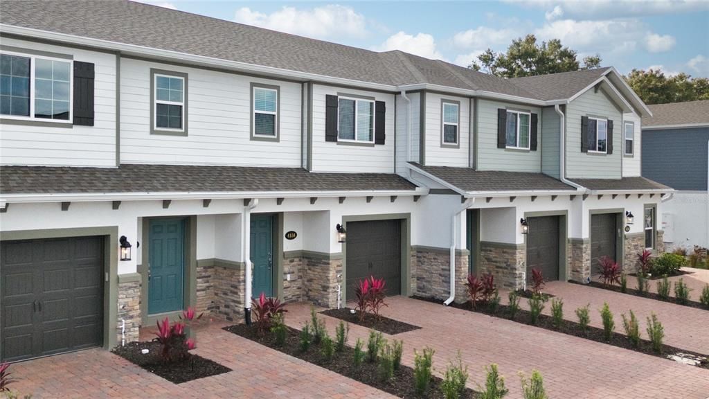 Active With Contract: $2,400 (3 beds, 2 baths, 1379 Square Feet)