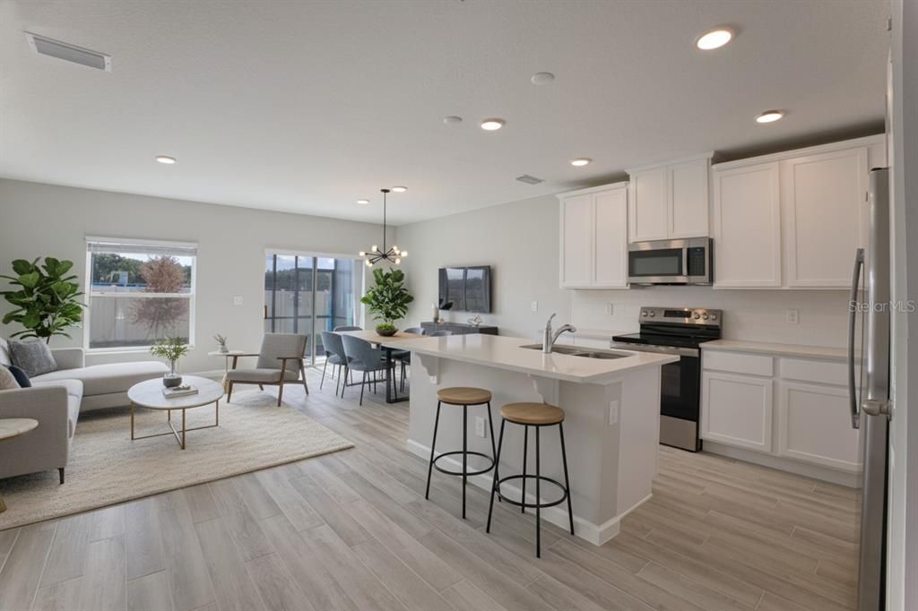 Active With Contract: $2,400 (3 beds, 2 baths, 1379 Square Feet)