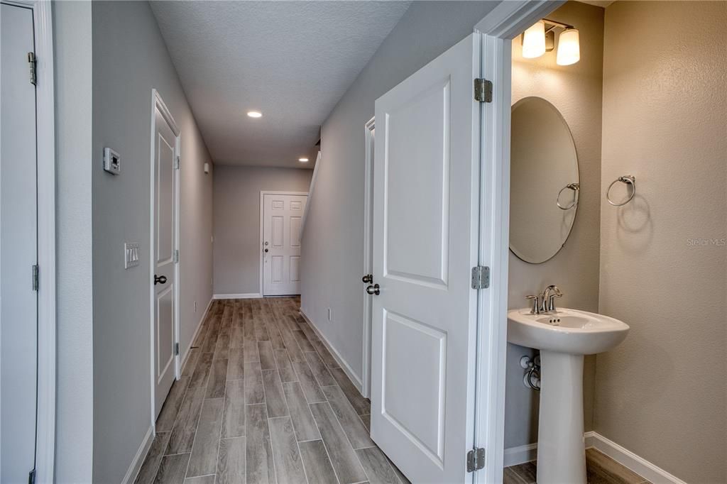 Active With Contract: $2,400 (3 beds, 2 baths, 1379 Square Feet)