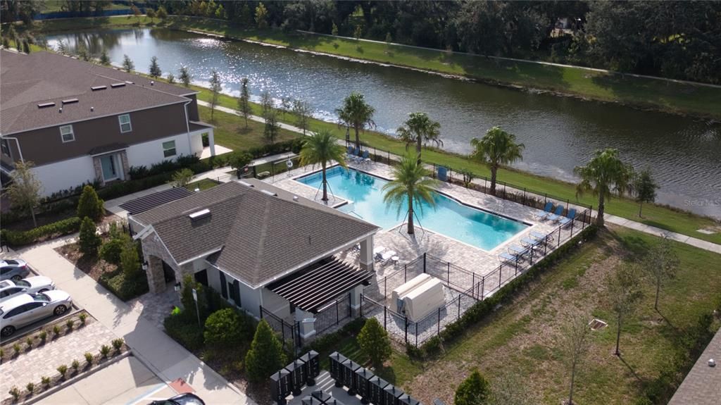 Active With Contract: $2,400 (3 beds, 2 baths, 1379 Square Feet)