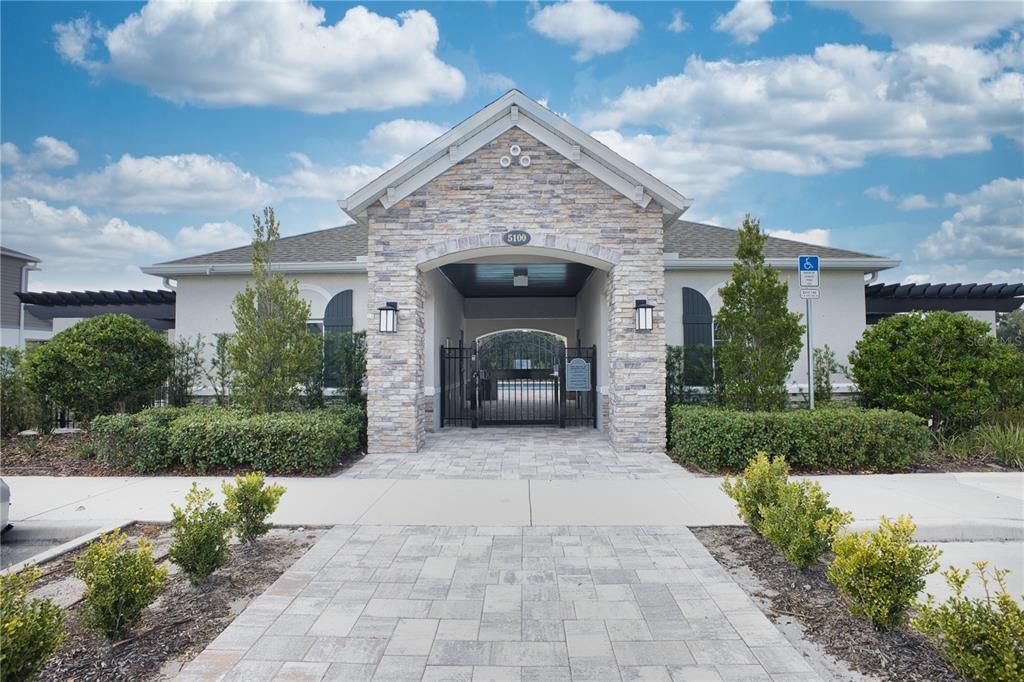 Active With Contract: $2,400 (3 beds, 2 baths, 1379 Square Feet)