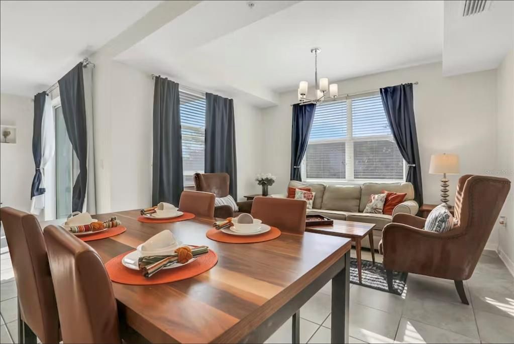 For Rent: $2,100 (2 beds, 2 baths, 1196 Square Feet)