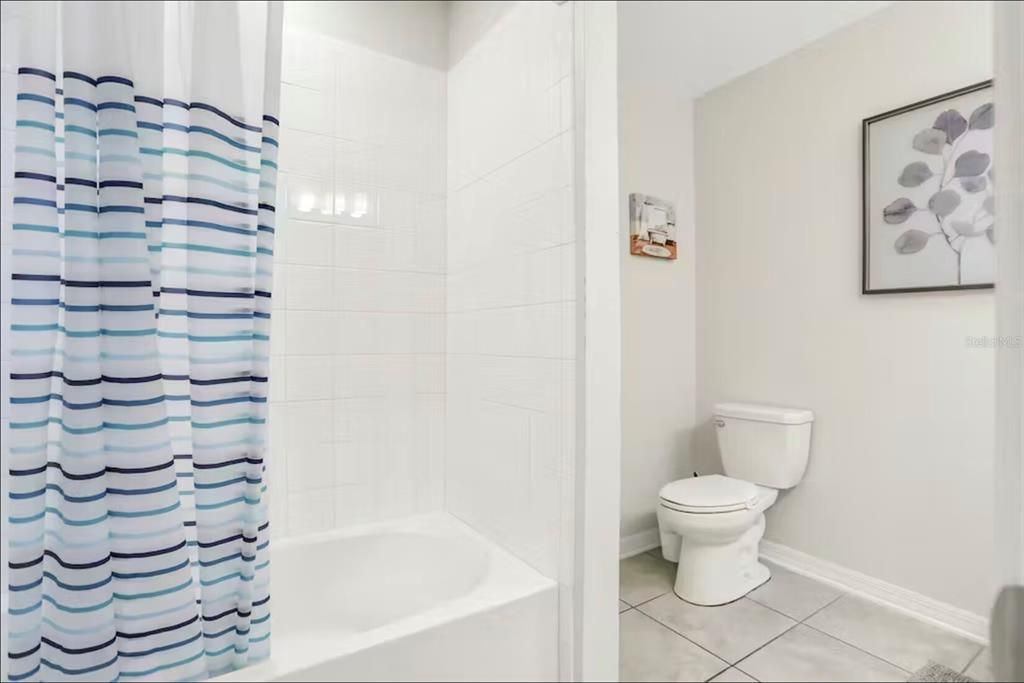 For Rent: $2,100 (2 beds, 2 baths, 1196 Square Feet)