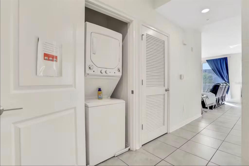 For Rent: $2,100 (2 beds, 2 baths, 1196 Square Feet)