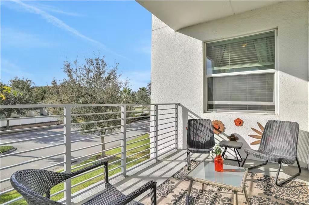 For Rent: $2,100 (2 beds, 2 baths, 1196 Square Feet)