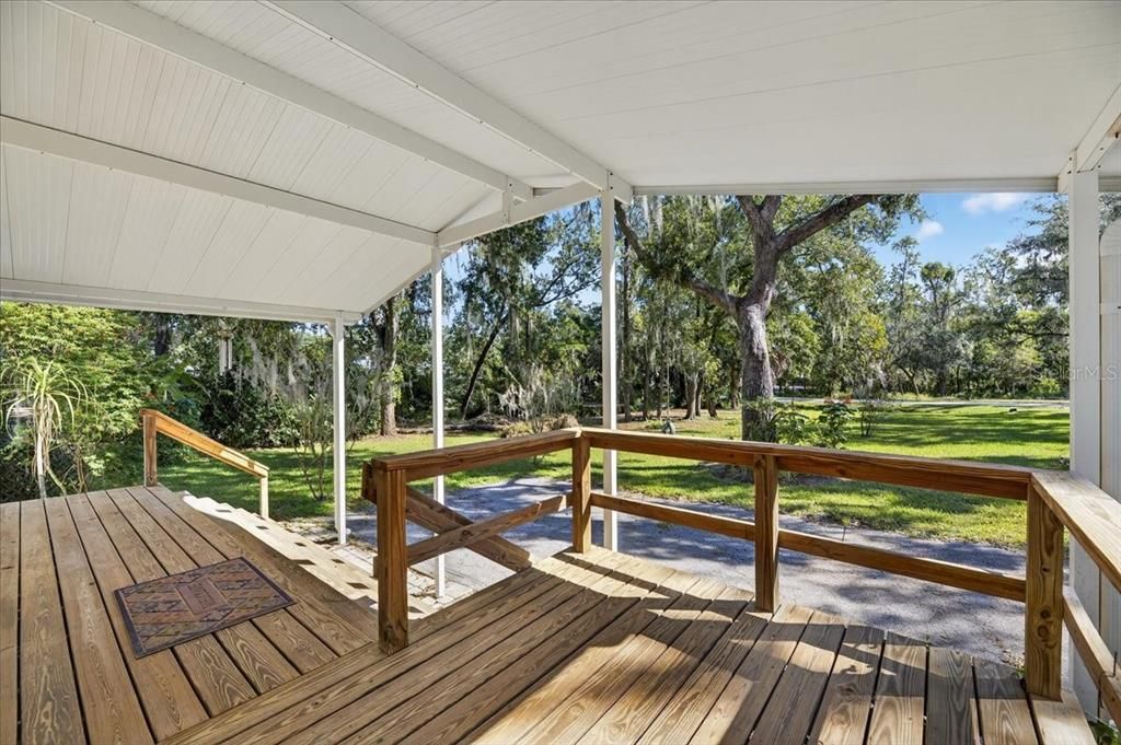 Под контрактом: $275,000 (3 спален, 2 ванн, 1512 Квадратных фут)