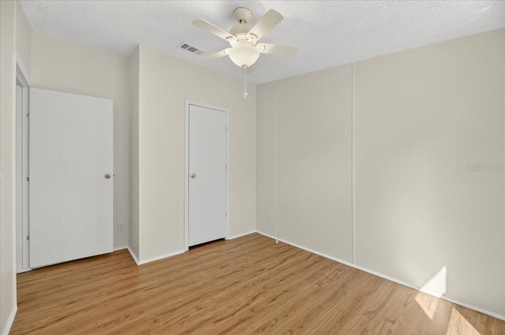 Под контрактом: $275,000 (3 спален, 2 ванн, 1512 Квадратных фут)