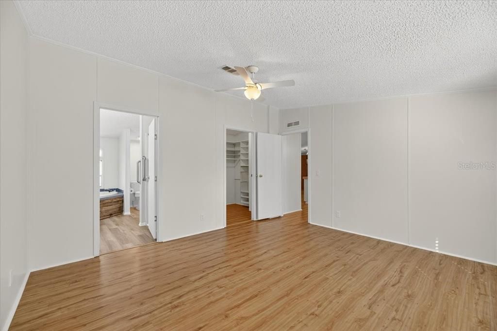 Под контрактом: $275,000 (3 спален, 2 ванн, 1512 Квадратных фут)