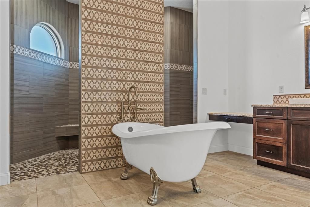 待售: $1,049,000 (4 贝兹, 3 浴室, 3209 平方英尺)