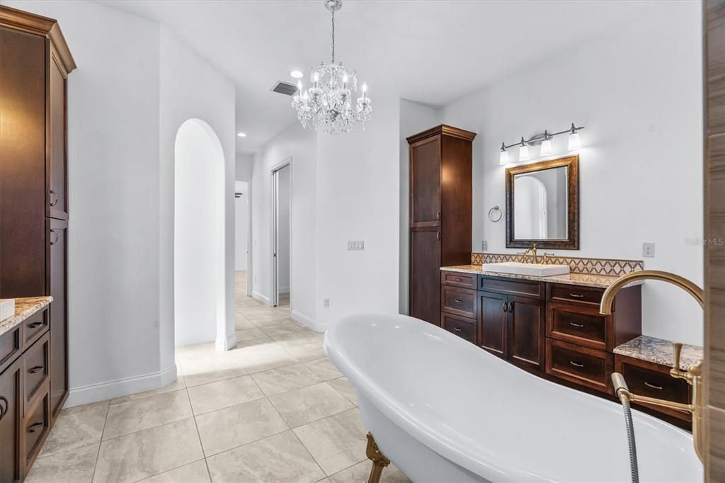 待售: $1,049,000 (4 贝兹, 3 浴室, 3209 平方英尺)