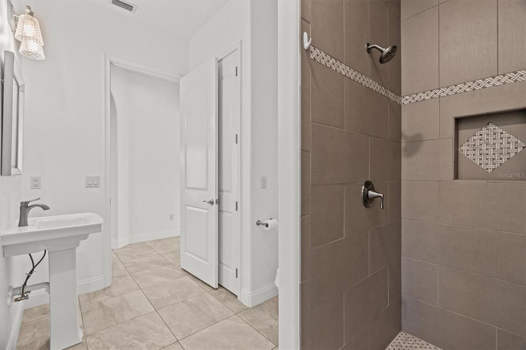 待售: $1,049,000 (4 贝兹, 3 浴室, 3209 平方英尺)