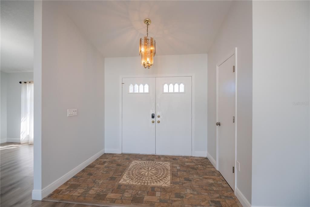 For Sale: $412,000 (3 beds, 2 baths, 1957 Square Feet)