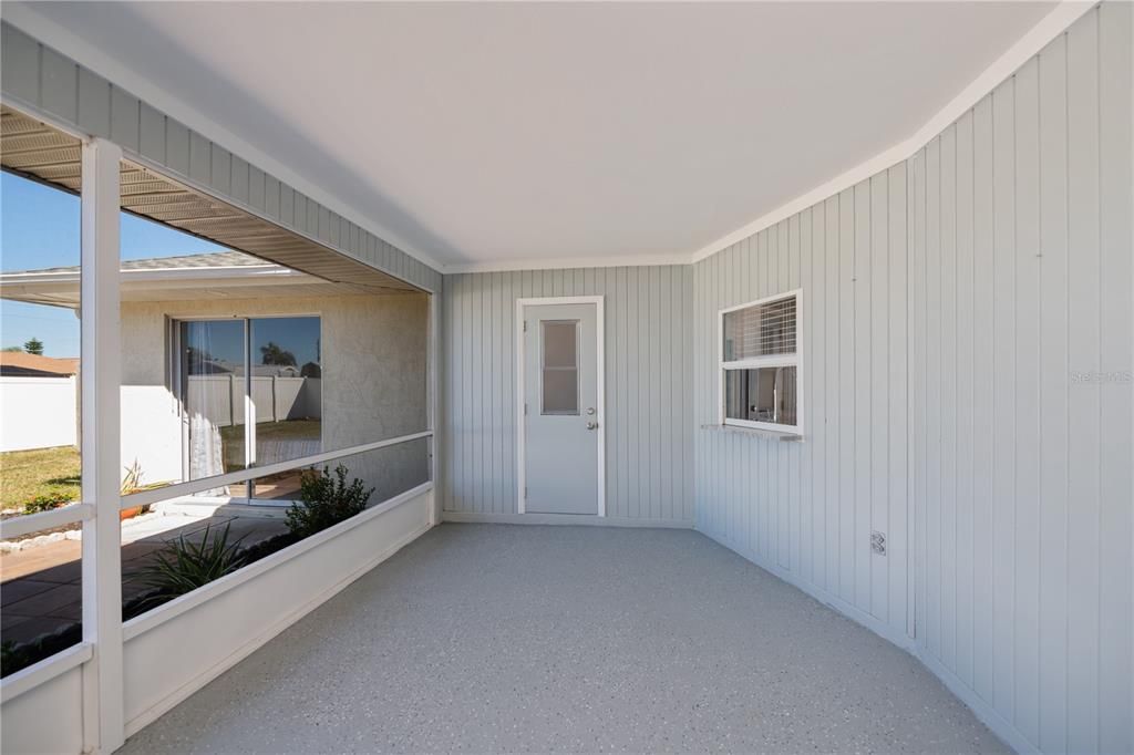 For Sale: $412,000 (3 beds, 2 baths, 1957 Square Feet)