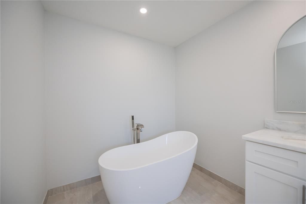 For Sale: $412,000 (3 beds, 2 baths, 1957 Square Feet)