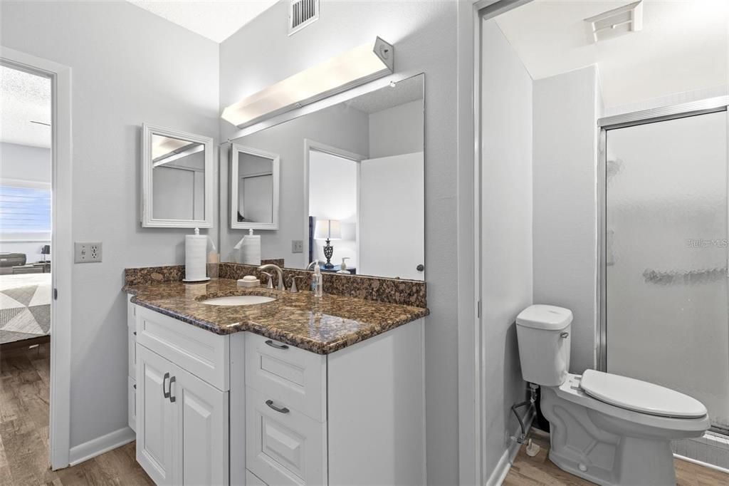 合同活跃: $2,350 (2 贝兹, 2 浴室, 1290 平方英尺)