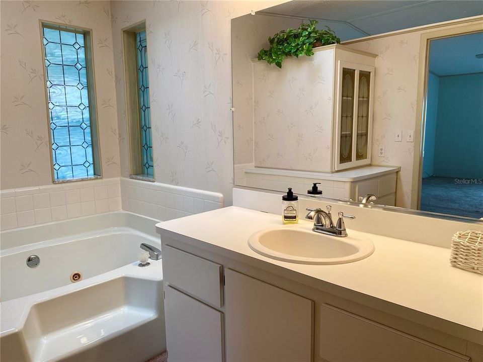 待售: $179,900 (2 贝兹, 2 浴室, 1226 平方英尺)