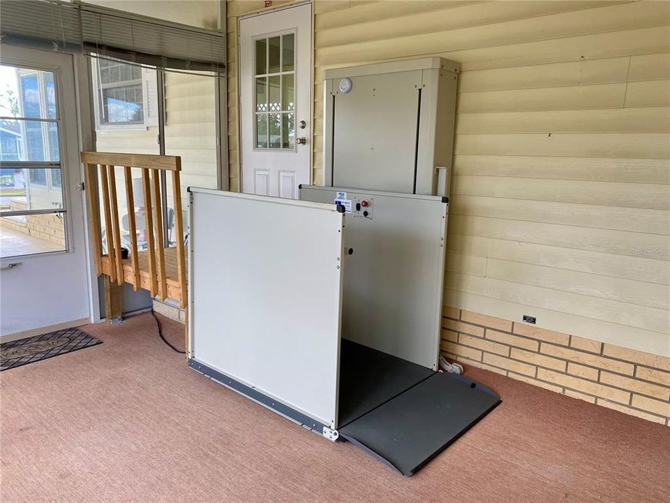 待售: $179,900 (2 贝兹, 2 浴室, 1226 平方英尺)