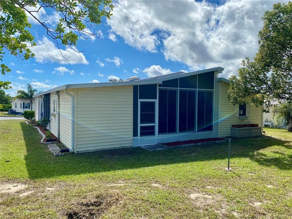 待售: $179,900 (2 贝兹, 2 浴室, 1226 平方英尺)