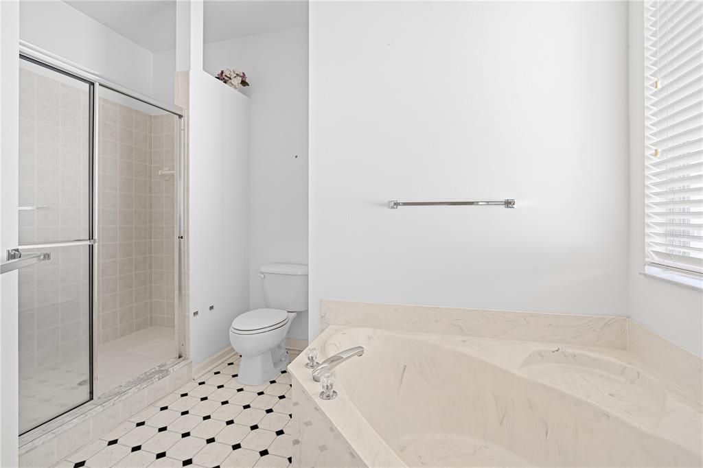 На продажу: $254,900 (3 спален, 2 ванн, 1514 Квадратных фут)