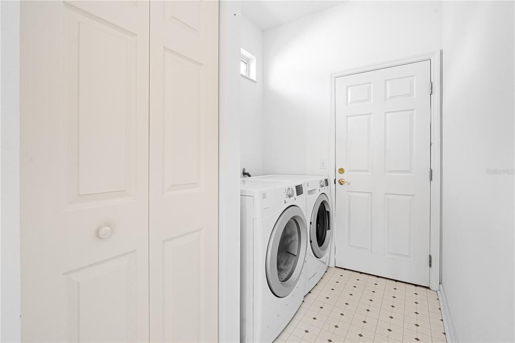 На продажу: $254,900 (3 спален, 2 ванн, 1514 Квадратных фут)