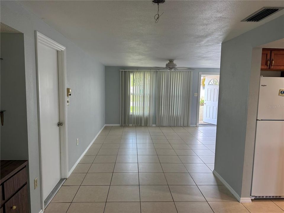 For Rent: $1,650 (2 beds, 2 baths, 1425 Square Feet)