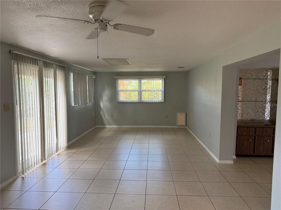 For Rent: $1,650 (2 beds, 2 baths, 1425 Square Feet)