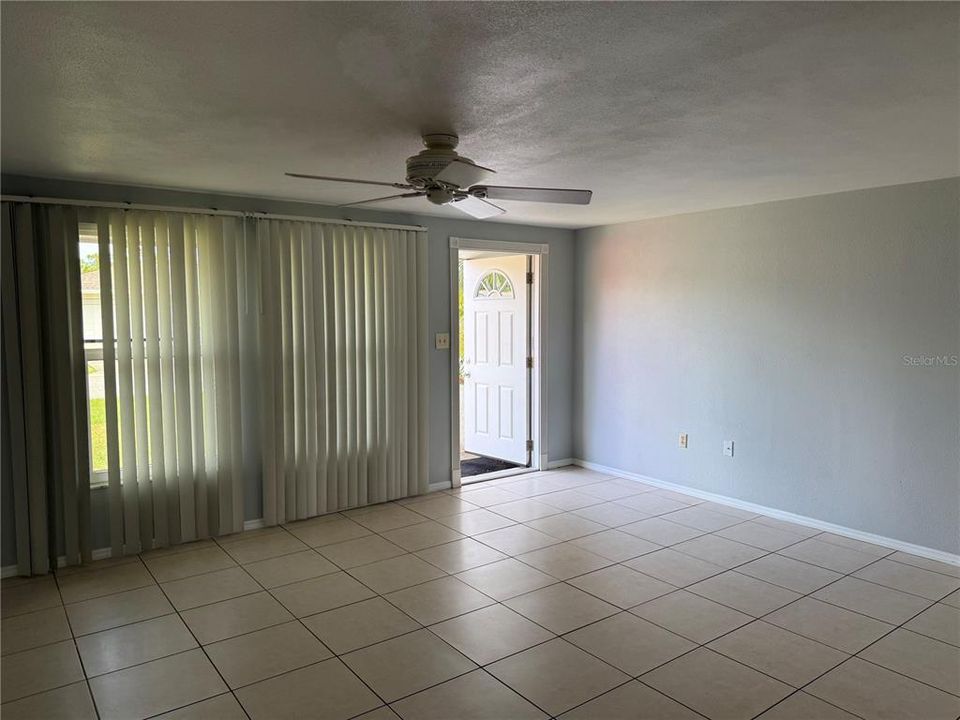 For Rent: $1,650 (2 beds, 2 baths, 1425 Square Feet)